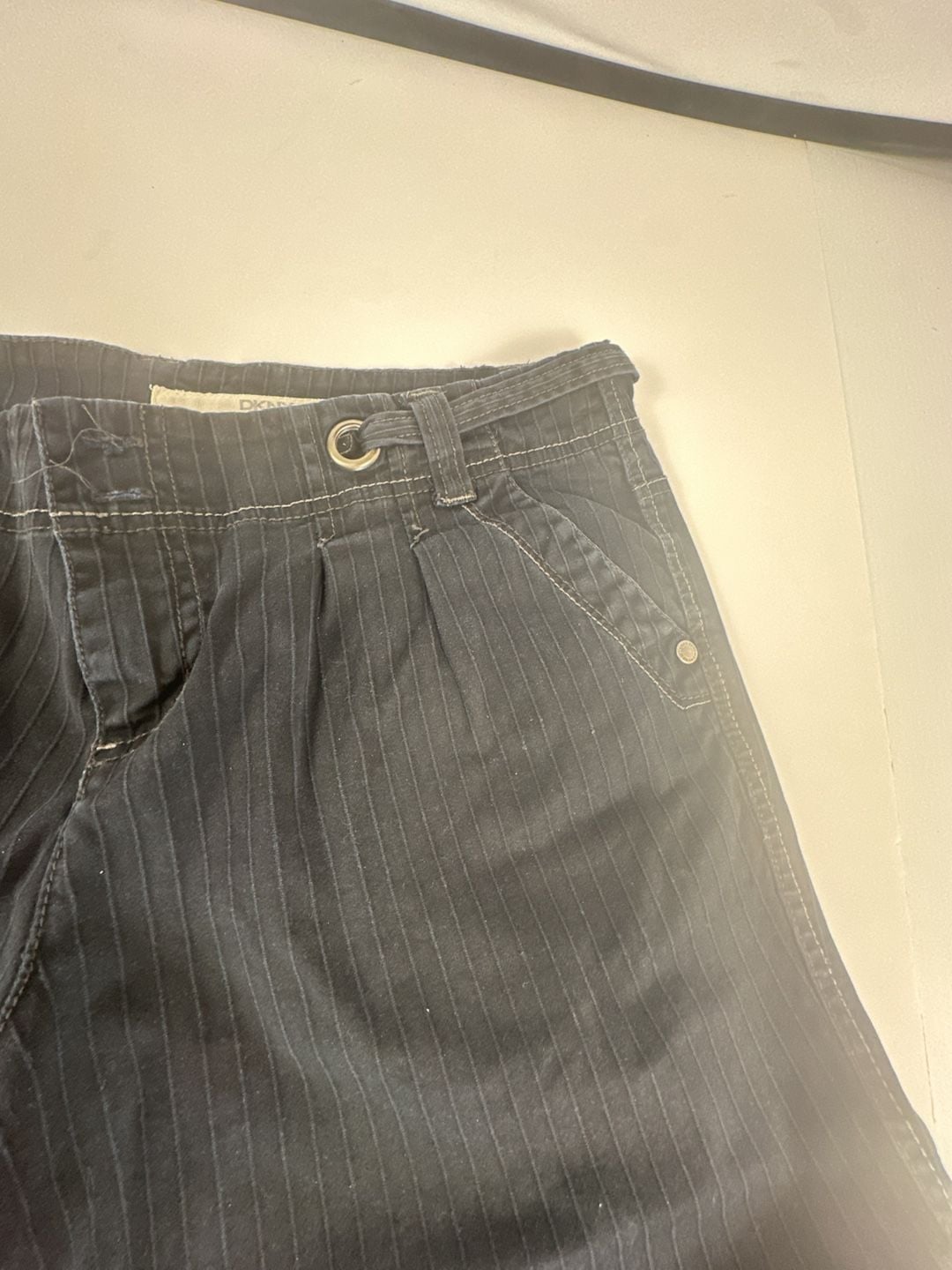 DKNY Jeans Womens 12 Navy Blue Pinstripe Bermuda Shorts Grommet Utility Cuffed 6