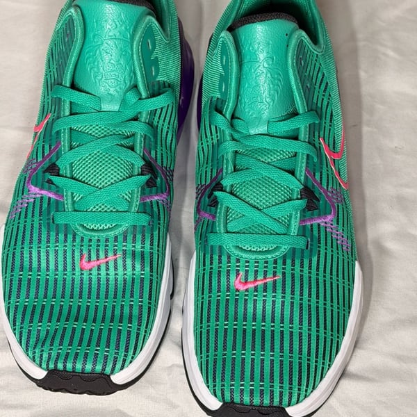 Nike LeBron Witness 6 Emerald Berry Basketball Shoes CZ4052-300