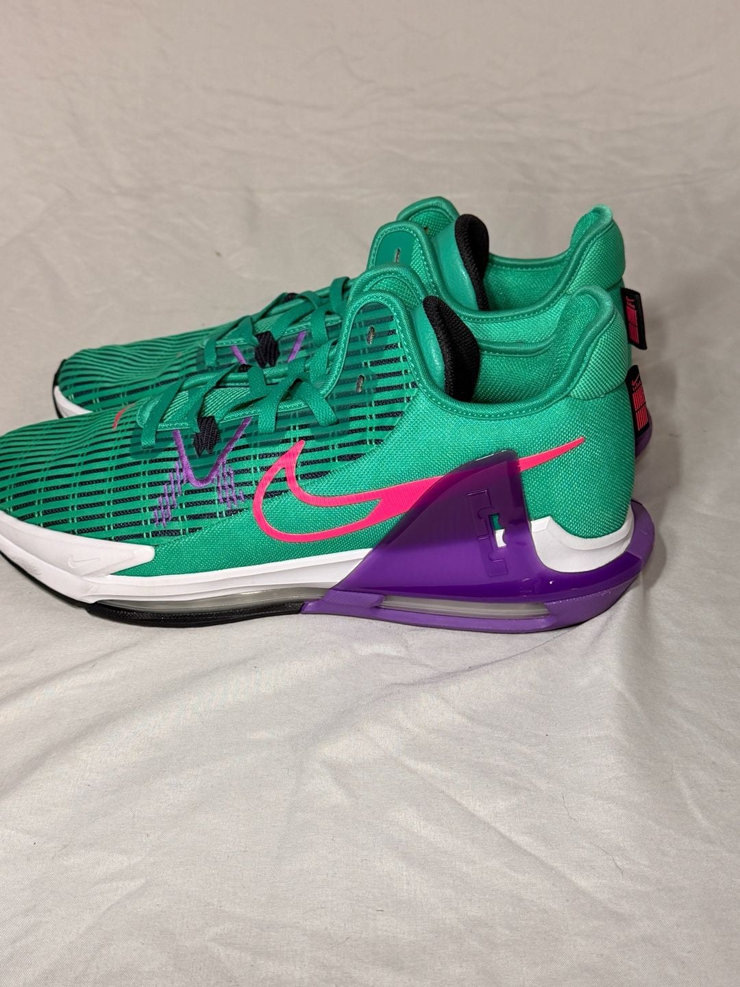 Nike LeBron Witness 6 Emerald Berry Basketball Shoes CZ4052-300 3