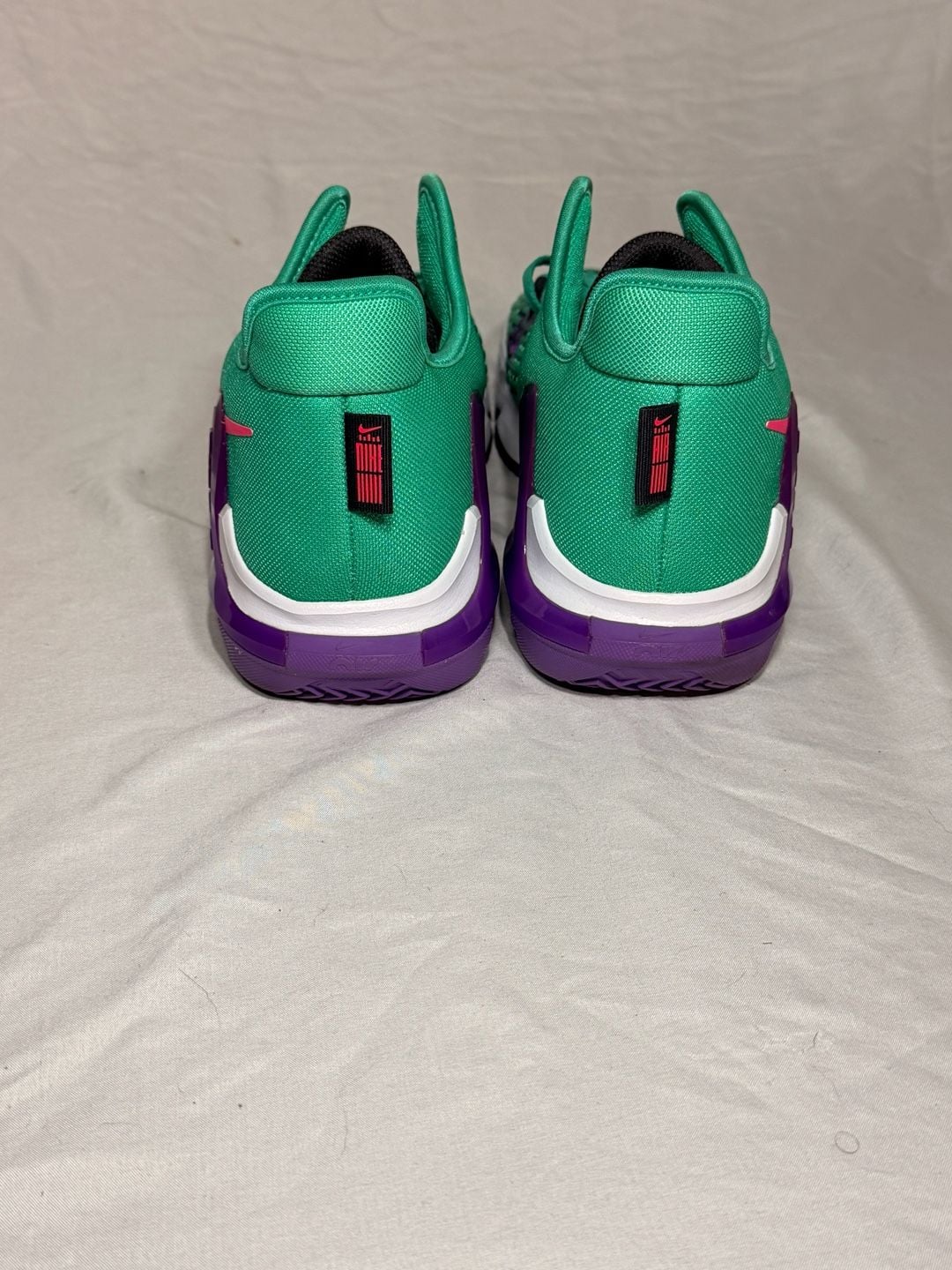 Nike LeBron Witness 6 Emerald Berry Basketball Shoes CZ4052-300 4