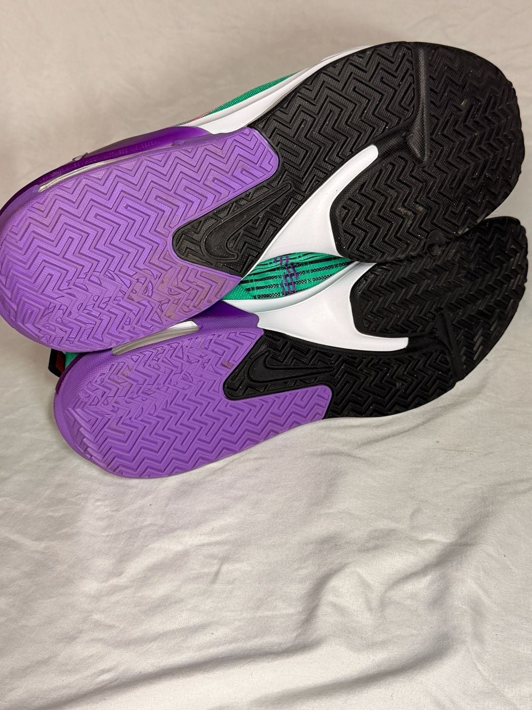 Nike LeBron Witness 6 Emerald Berry Basketball Shoes CZ4052-300 9