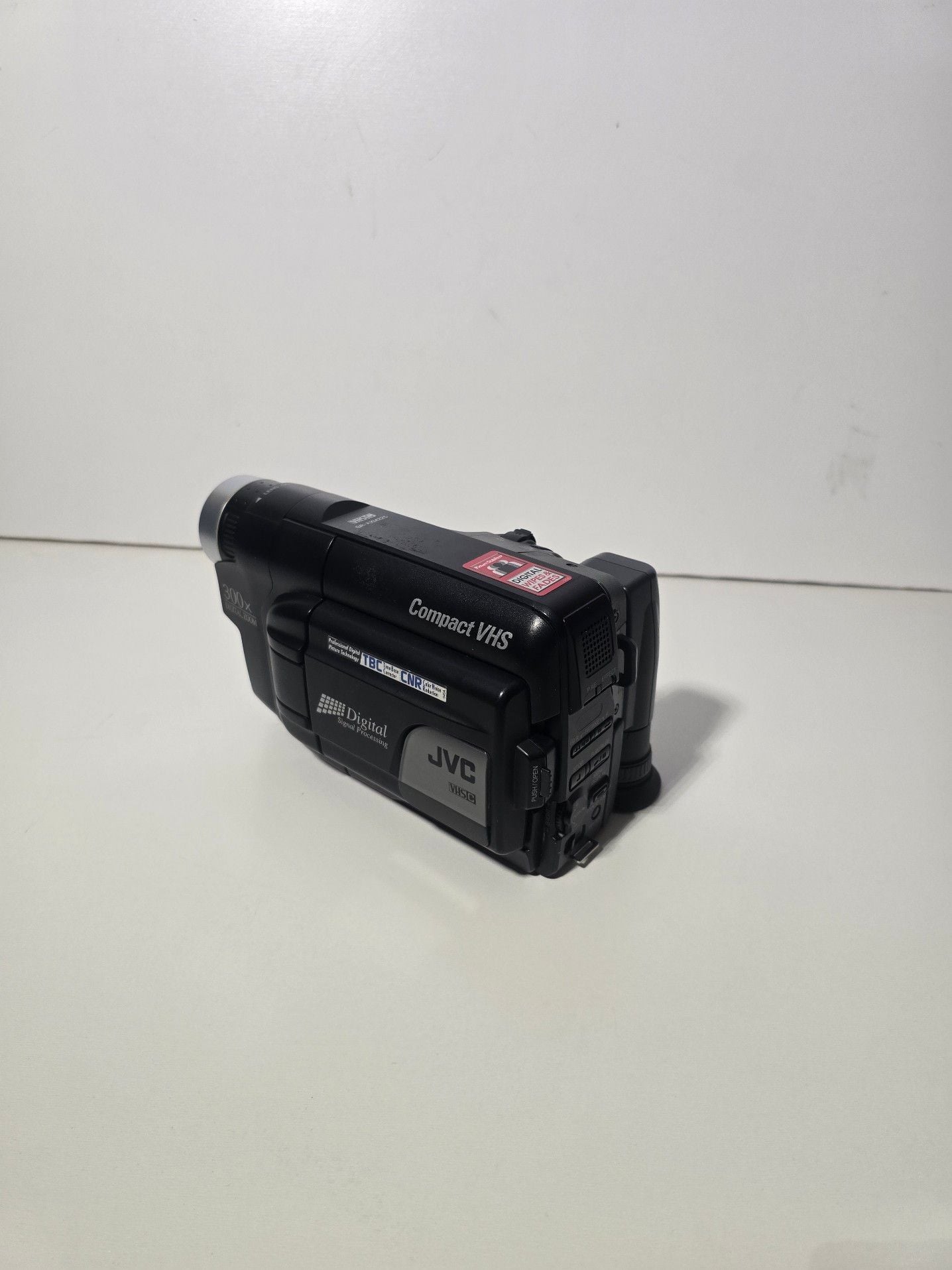 JVC GR-AXM225U Compact VHS Camcorder Video Camera Recorder 2