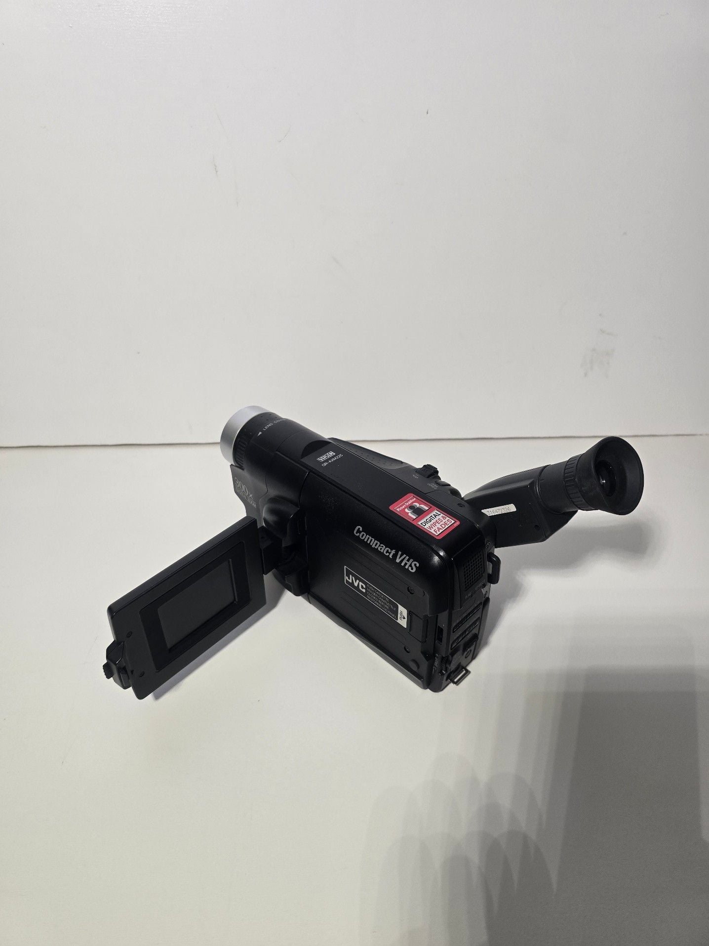 JVC GR-AXM225U Compact VHS Camcorder Video Camera Recorder 5