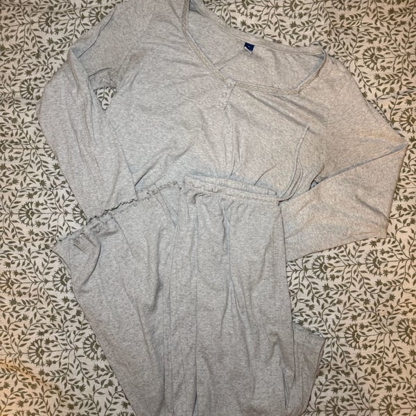 Old Navy Women's Gray Ribbed Knit Long Sleeve Henley Pajama Set