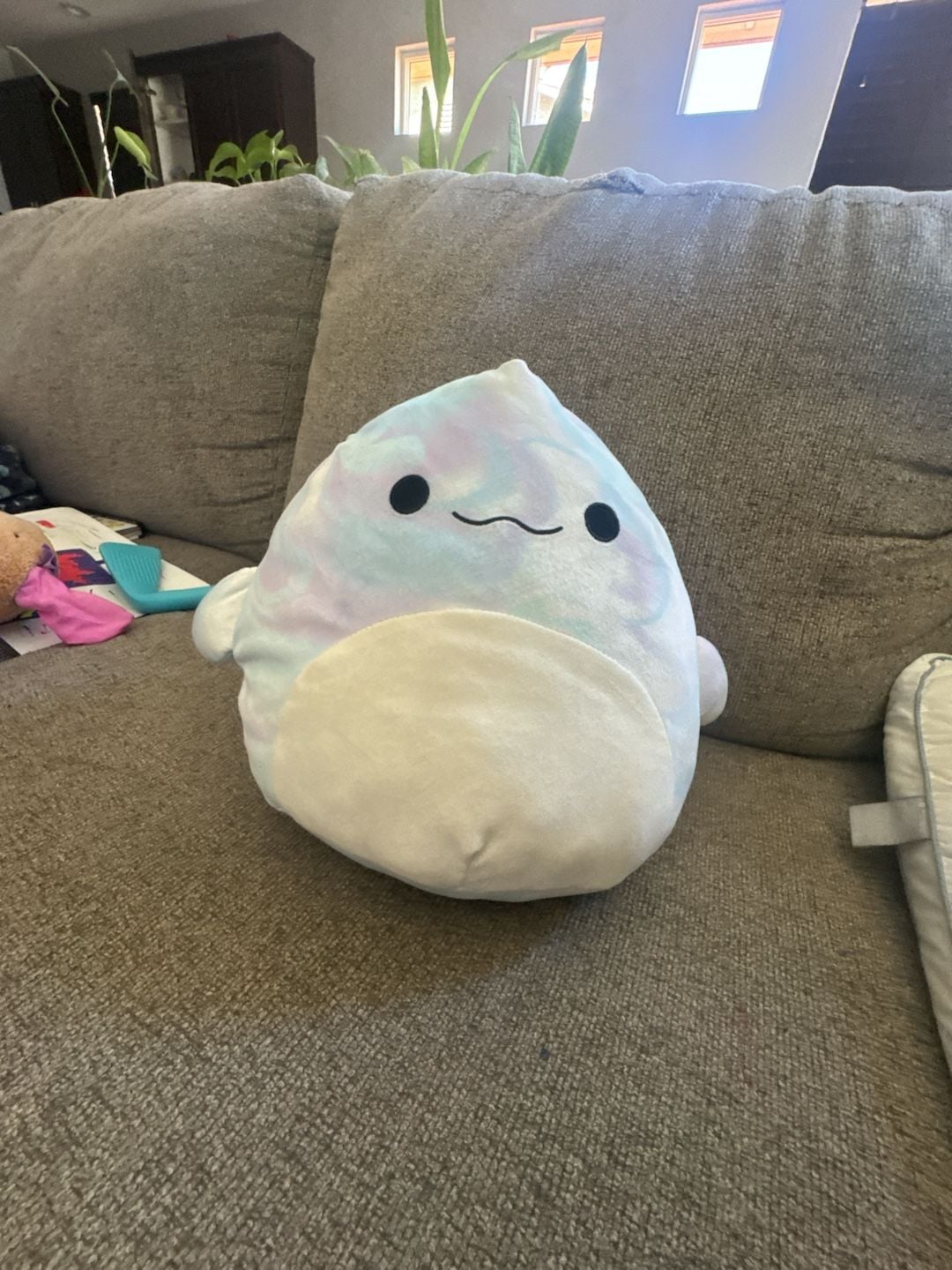 Squishmallows Laslow the Beluga Whale Tie-Dye Plush Stuffed Animal 1