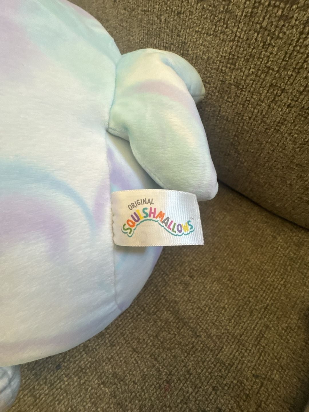Squishmallows Laslow the Beluga Whale Tie-Dye Plush Stuffed Animal 3