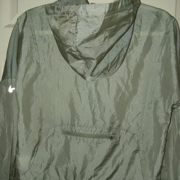 Nike Women's Ripstop Full-Zip Hooded Running Jacket Green Size XS w/ some snags