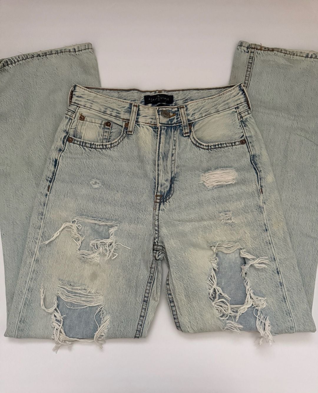 Aeropostale 90s Baggy Distressed Light Wash Denim Jeans 2