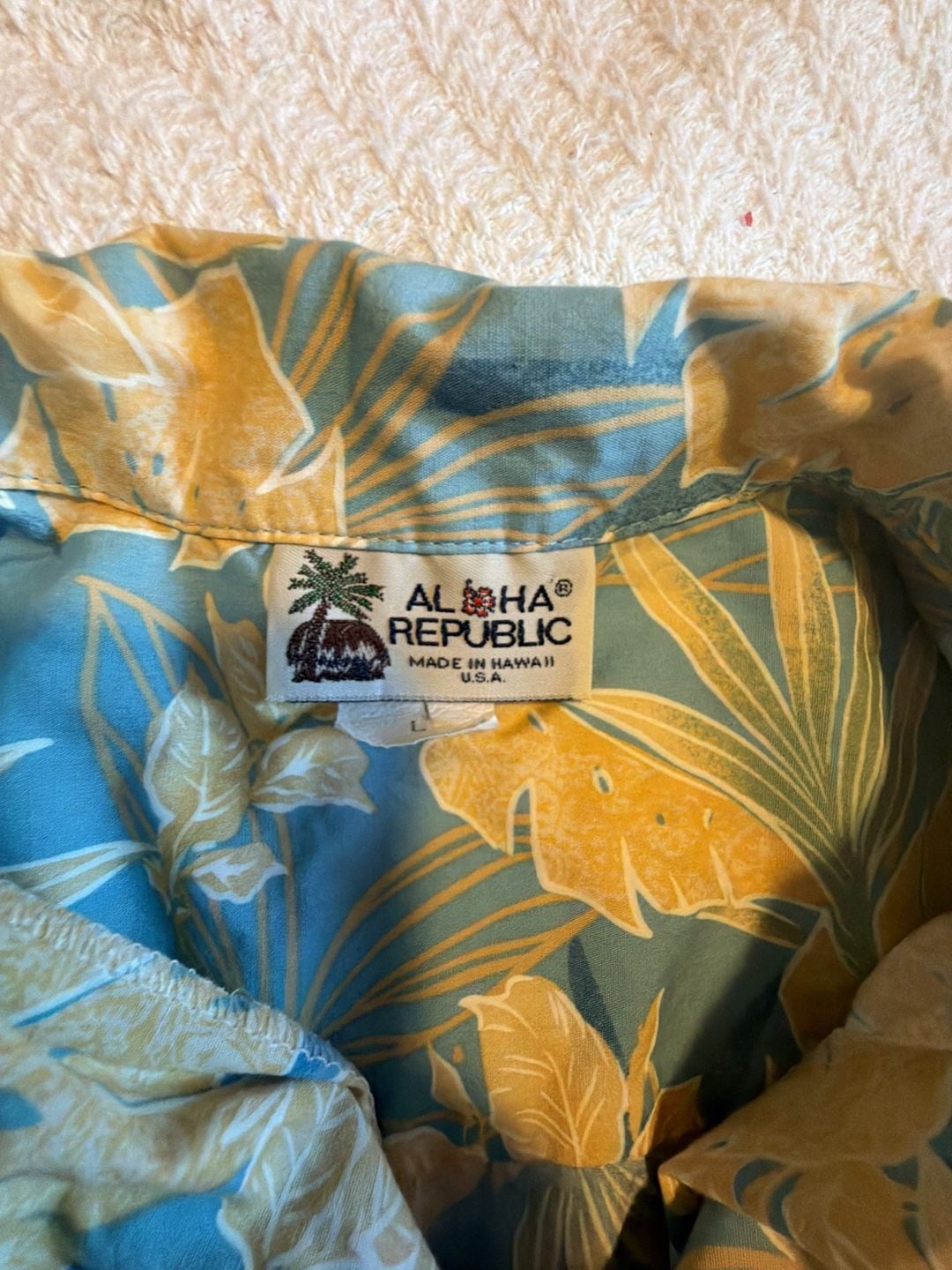 Aloha Republic Vintage Made in Hawaii Blue and Yellow Tropical Leaf Hawaiian Shirt 3