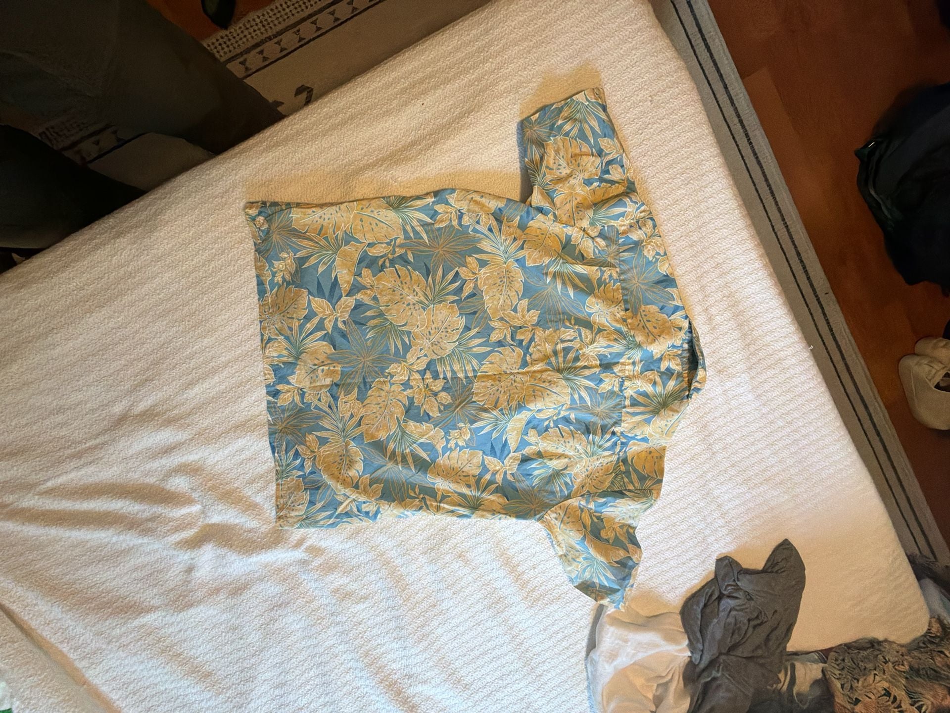 Aloha Republic Vintage Made in Hawaii Blue and Yellow Tropical Leaf Hawaiian Shirt 4