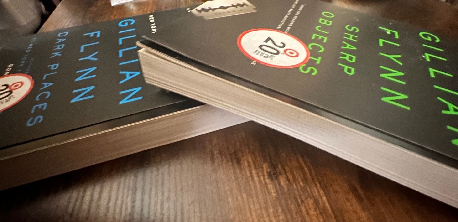 Sharp Objects and Dark Places by Gillian Flynn 2-Book Paperbacks 3