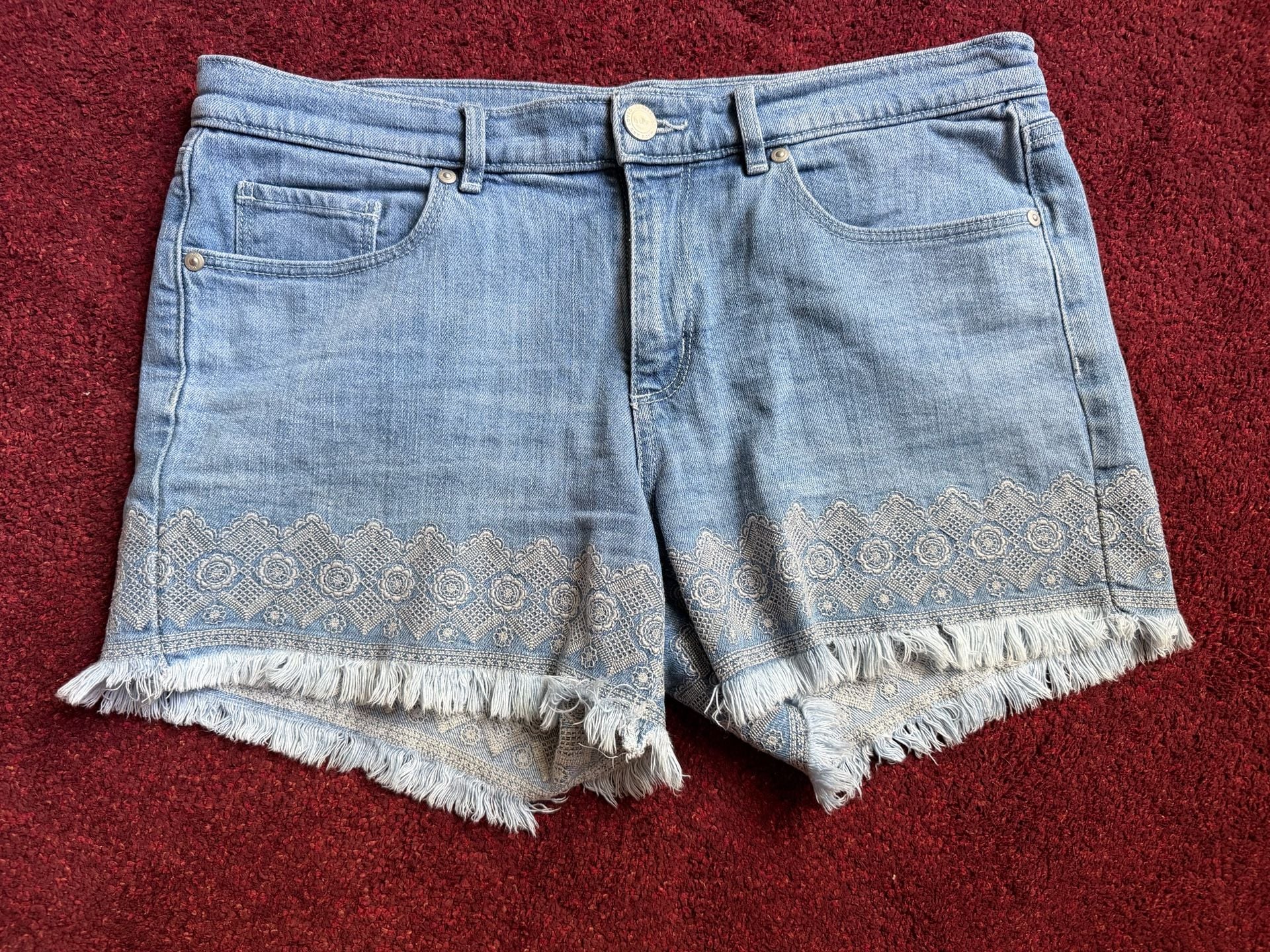 LOFT Made and Loved Embroidered Raw Hem Denim Shorts Size 8 2