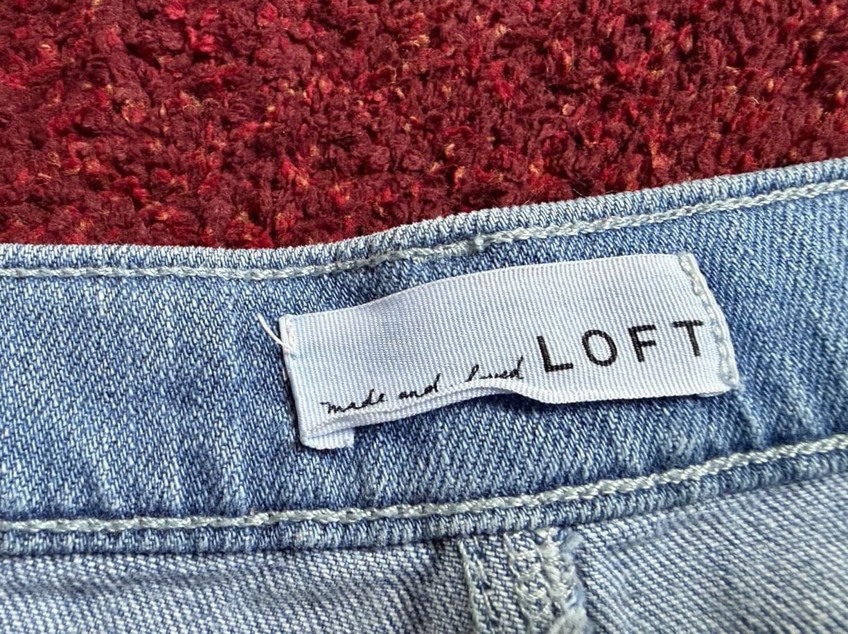 LOFT Made and Loved Embroidered Raw Hem Denim Shorts Size 8 5