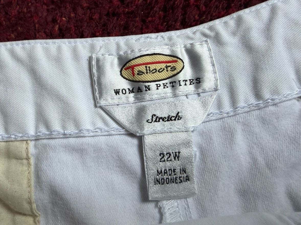 Talbots Woman Petites Stretch White Chino Shorts Size 22W 4