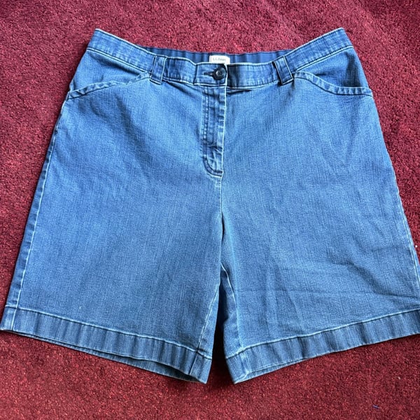 L.L. Bean Classic Fit Denim Shorts Women's Size 18 Blue Jean