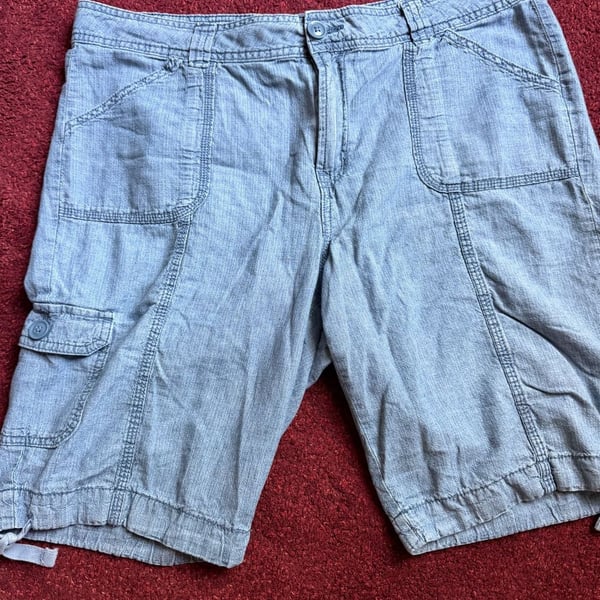 St. John's Bay Women's Size 12 Blue Cargo Drawstring Leg Shorts
