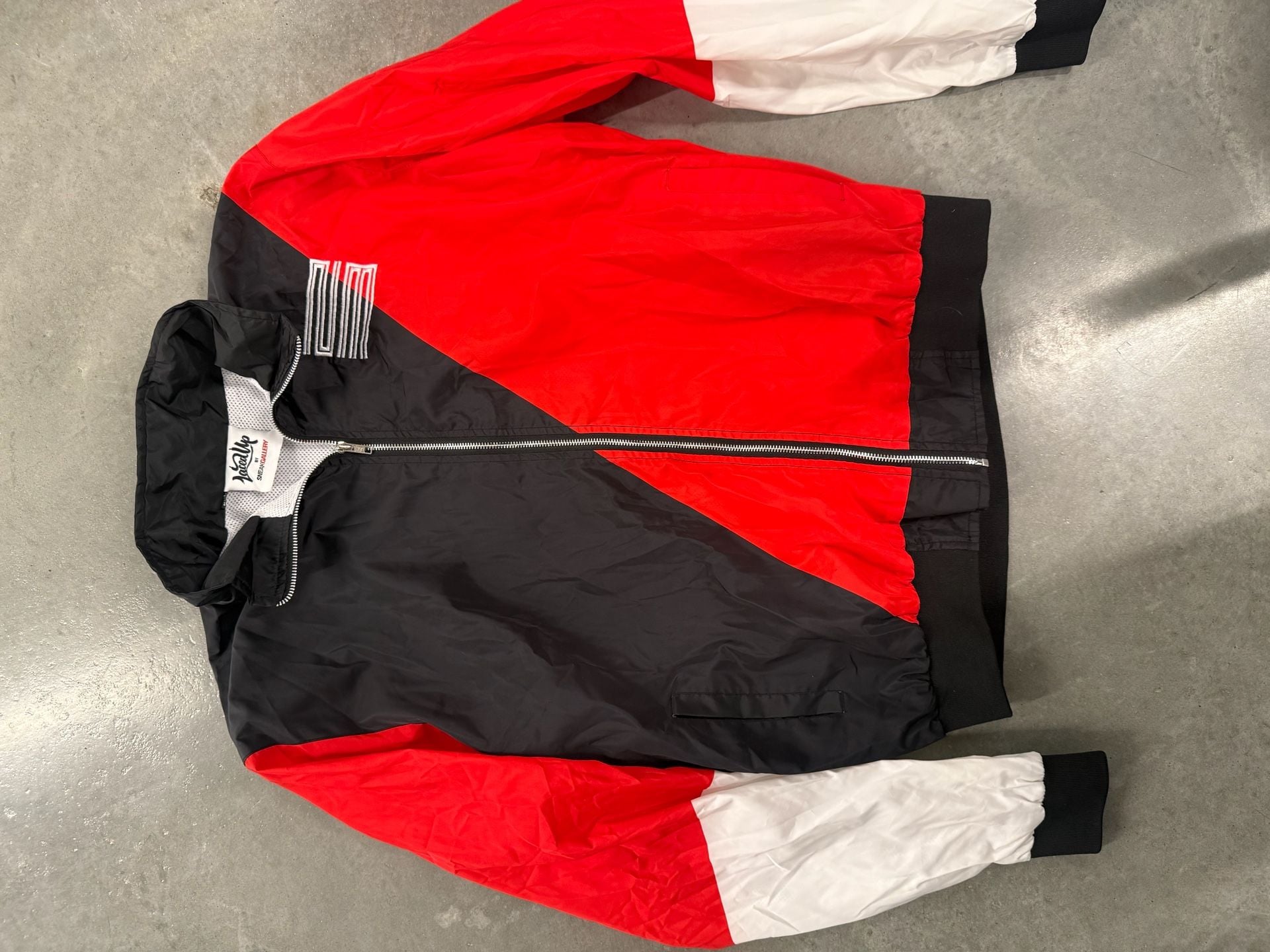 Laced Up by Sneak Gallery Tri-Color Zip Windbreaker Jacket XXL 2