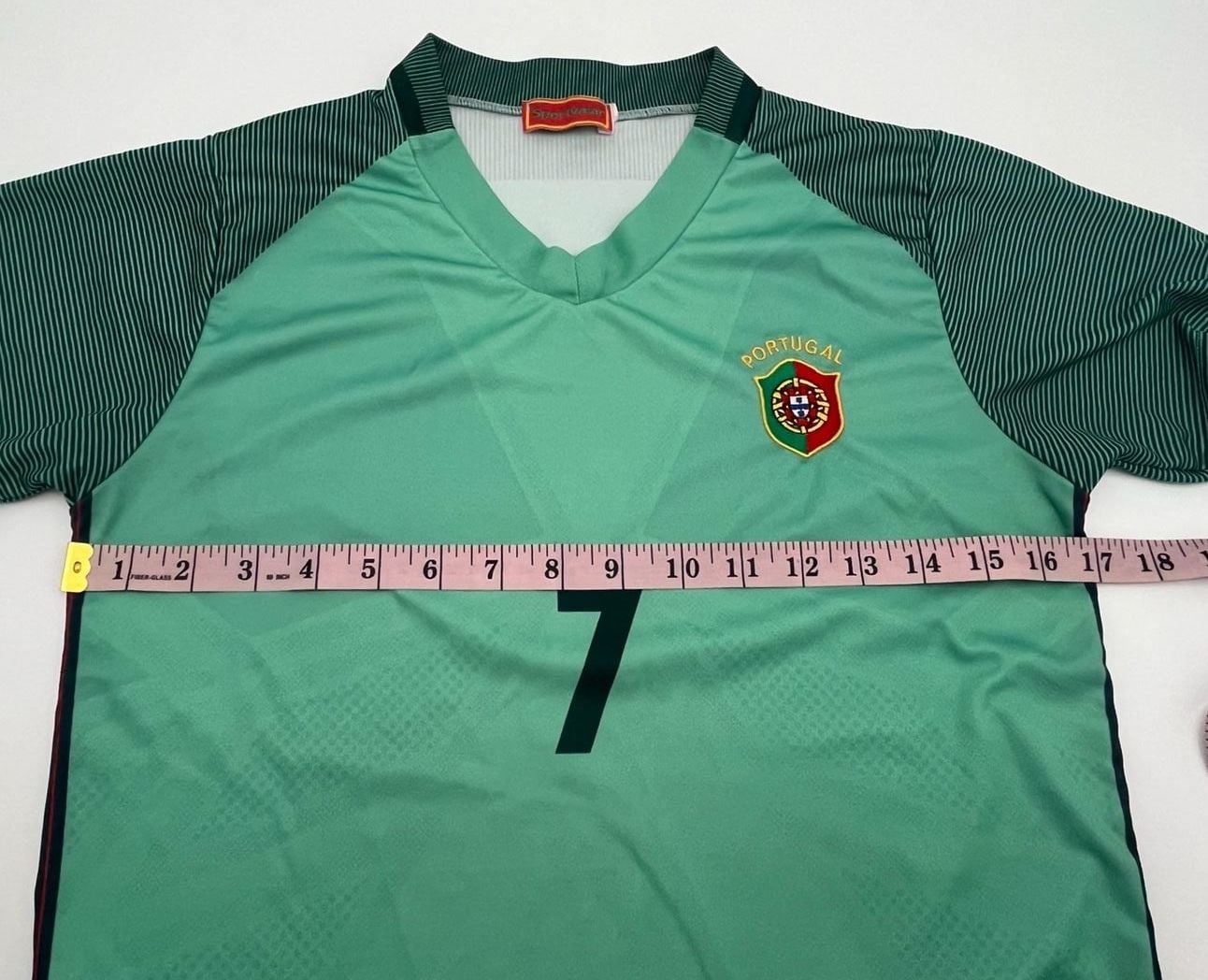Portugal National Team Ronaldo #7 Soccer Jersey boys size L Flaw on back 7