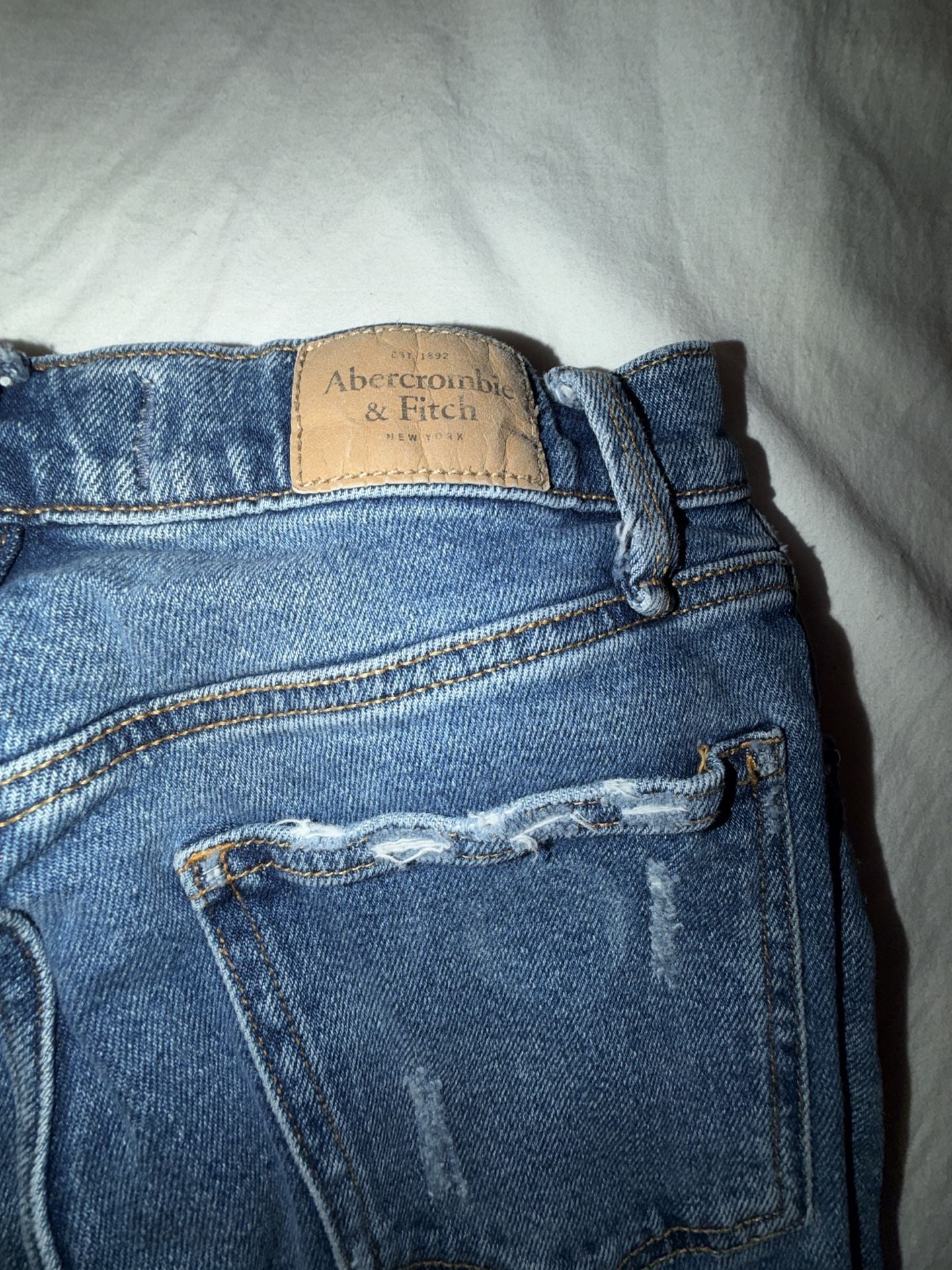 Abercrombie & Fitch Mom Jeans Distressed Size 25 0S 10
