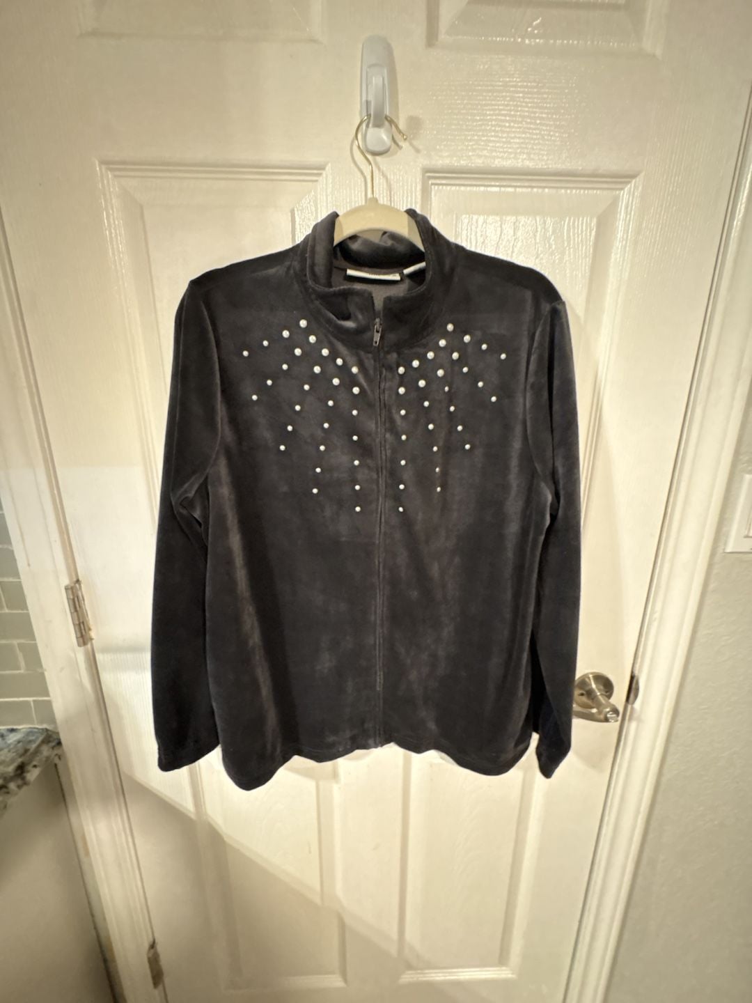 Sag Harbor Sport Zip Front Velour Jacket Size Large Faux Pearls 2
