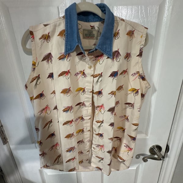 RedHead For Her Vintage Fishing Fly Print Sleeveless Button-Down Shirt