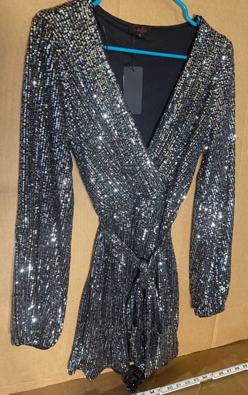 ✨Fiestar V-Neck Long Sleeve ✨ Sequin Wrap dress- Size S 7