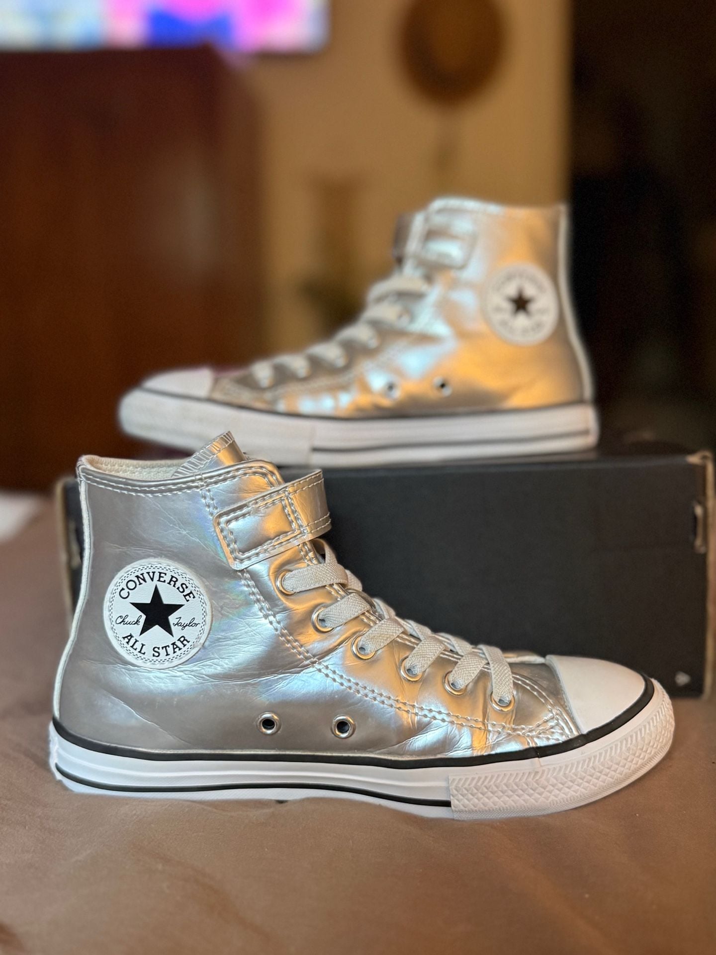 Converse Kids' Chuck Taylor All-Star Metallic Silver High Top Shoes 6