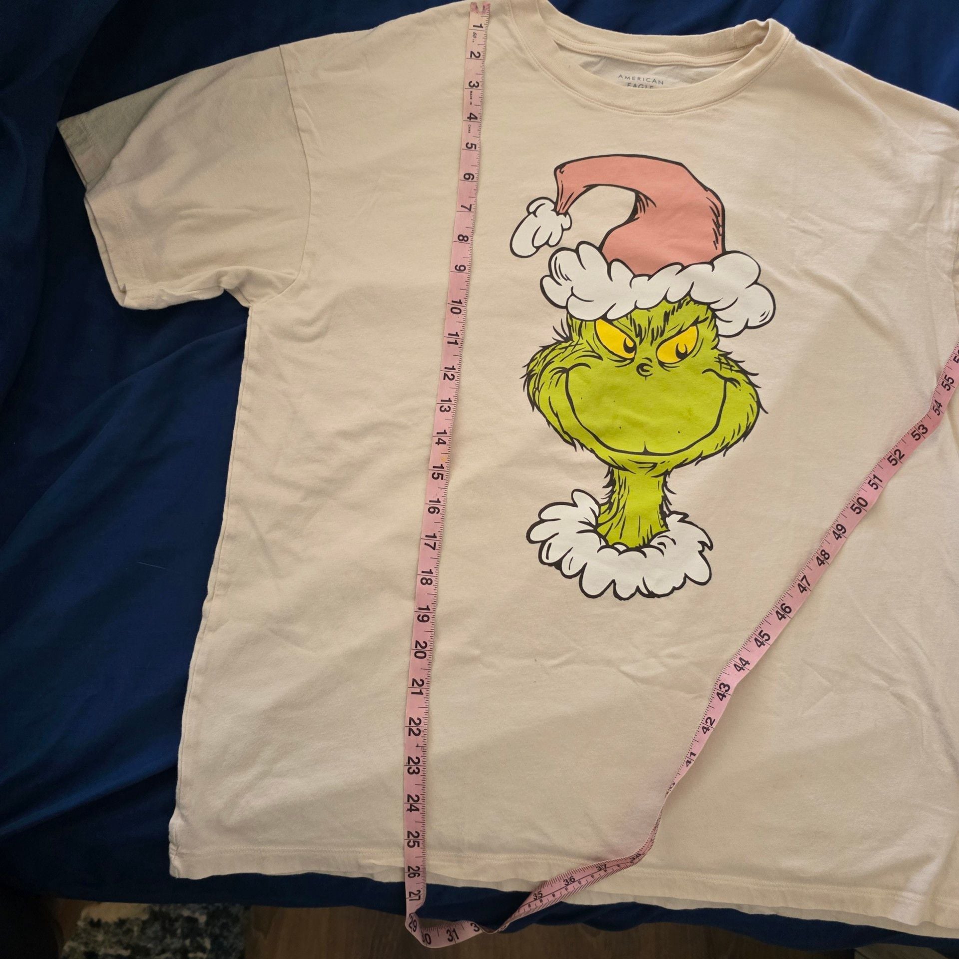 American Eagle Grinch Relaxed Graphic T-Shirt Cream Christmas Medium  7