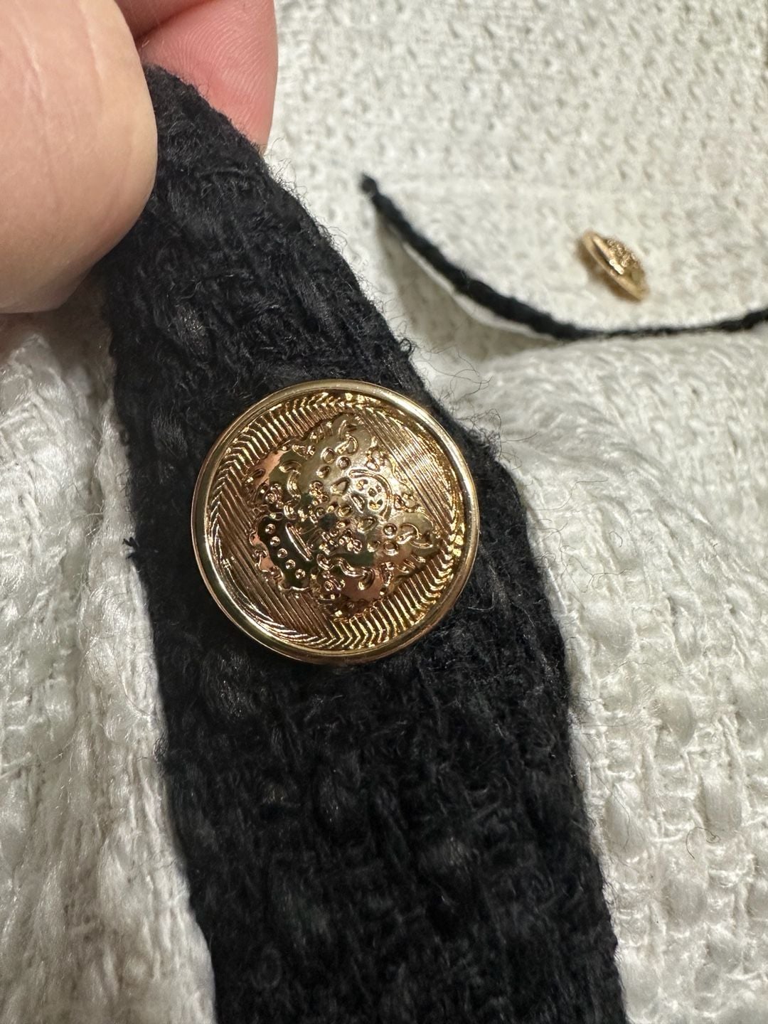 Eloquii White and Black Tweed Knit Cardigan with gold buttons Jacket Size 26 9
