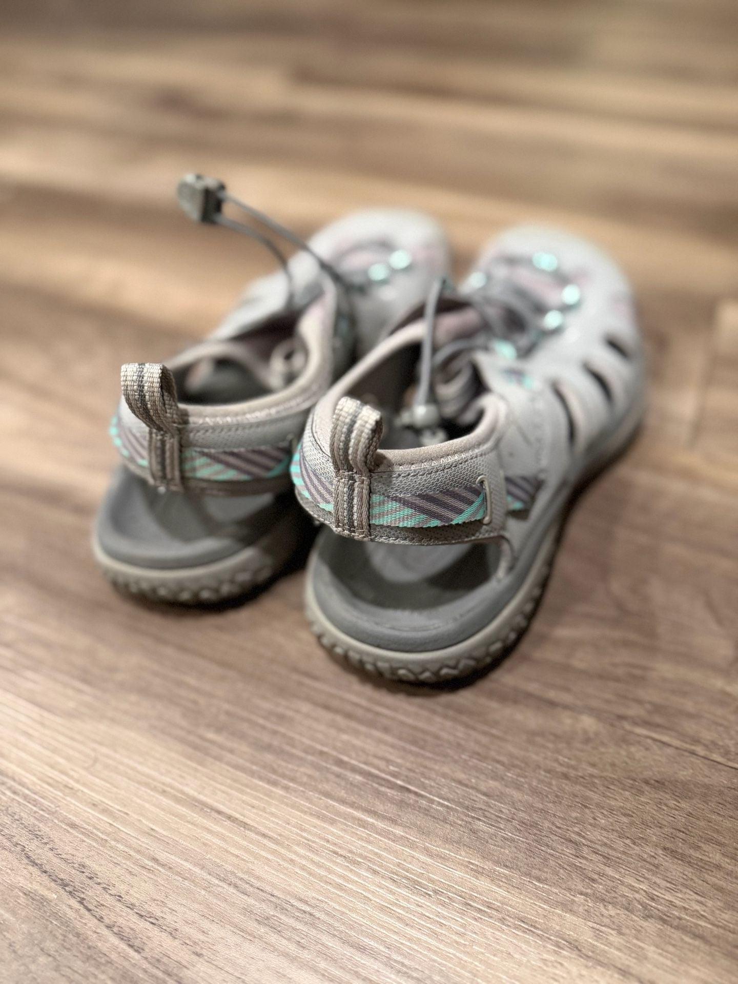 Keen Whisper Womens Grey Teal Turquoise Walking Hiking Sandals 6