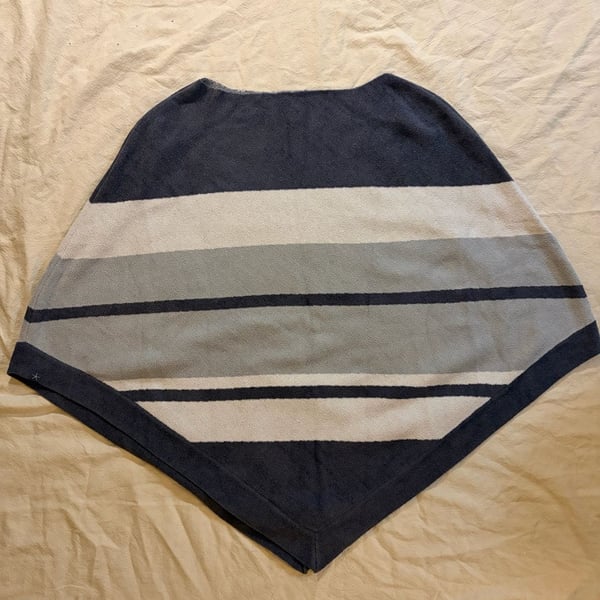 Barefoot Dreams CozyChic Ultra Lite Striped Poncho Ocean Breeze Plus BDWCU1966