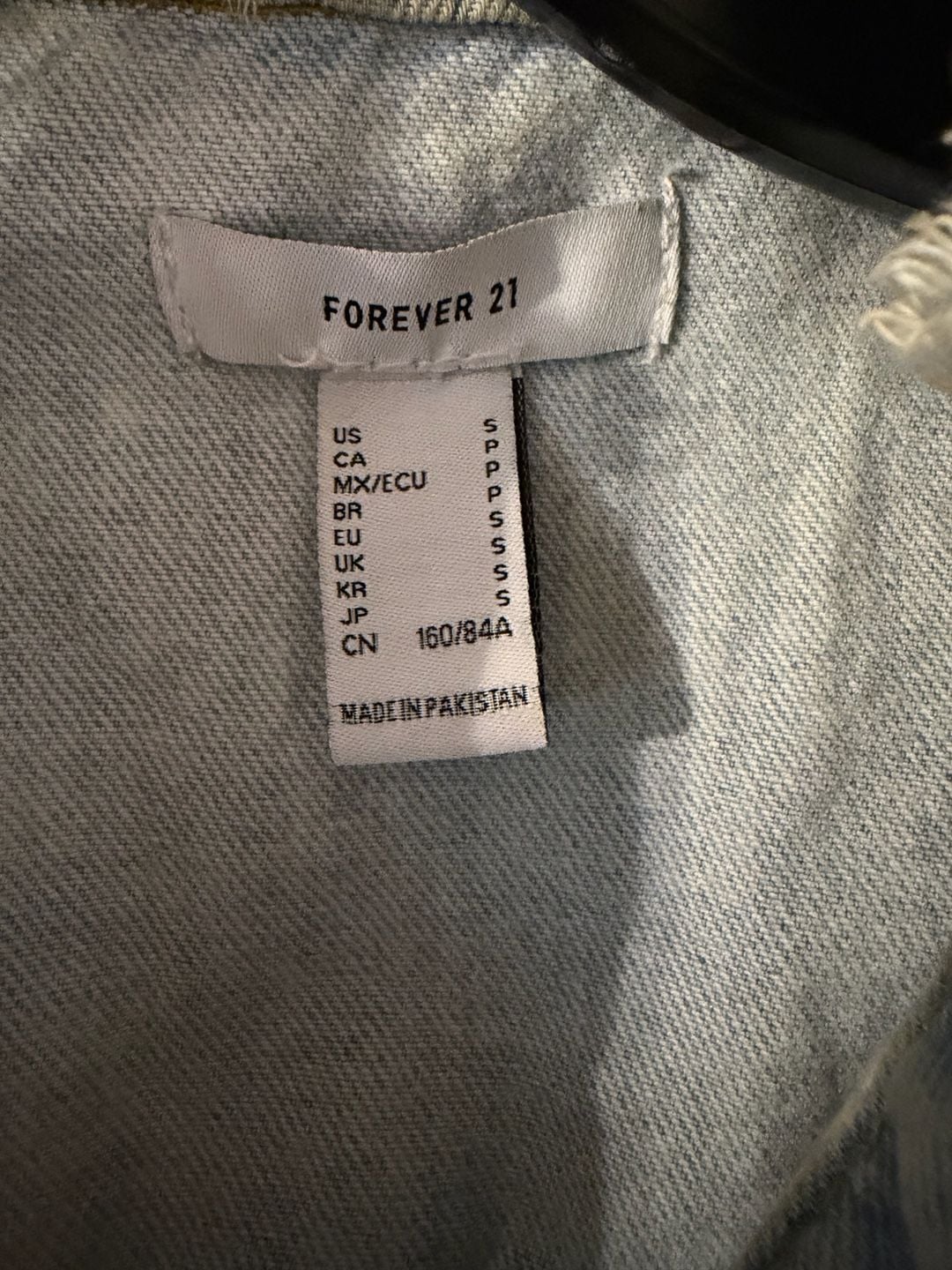 Forever 21 Light Wash Cropped Raw Hem Distressed Denim Jacket 4