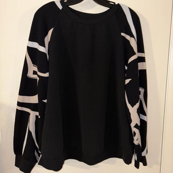 Abstract Sleeve Pullover Top Black Long Sleeve Sweatshirt