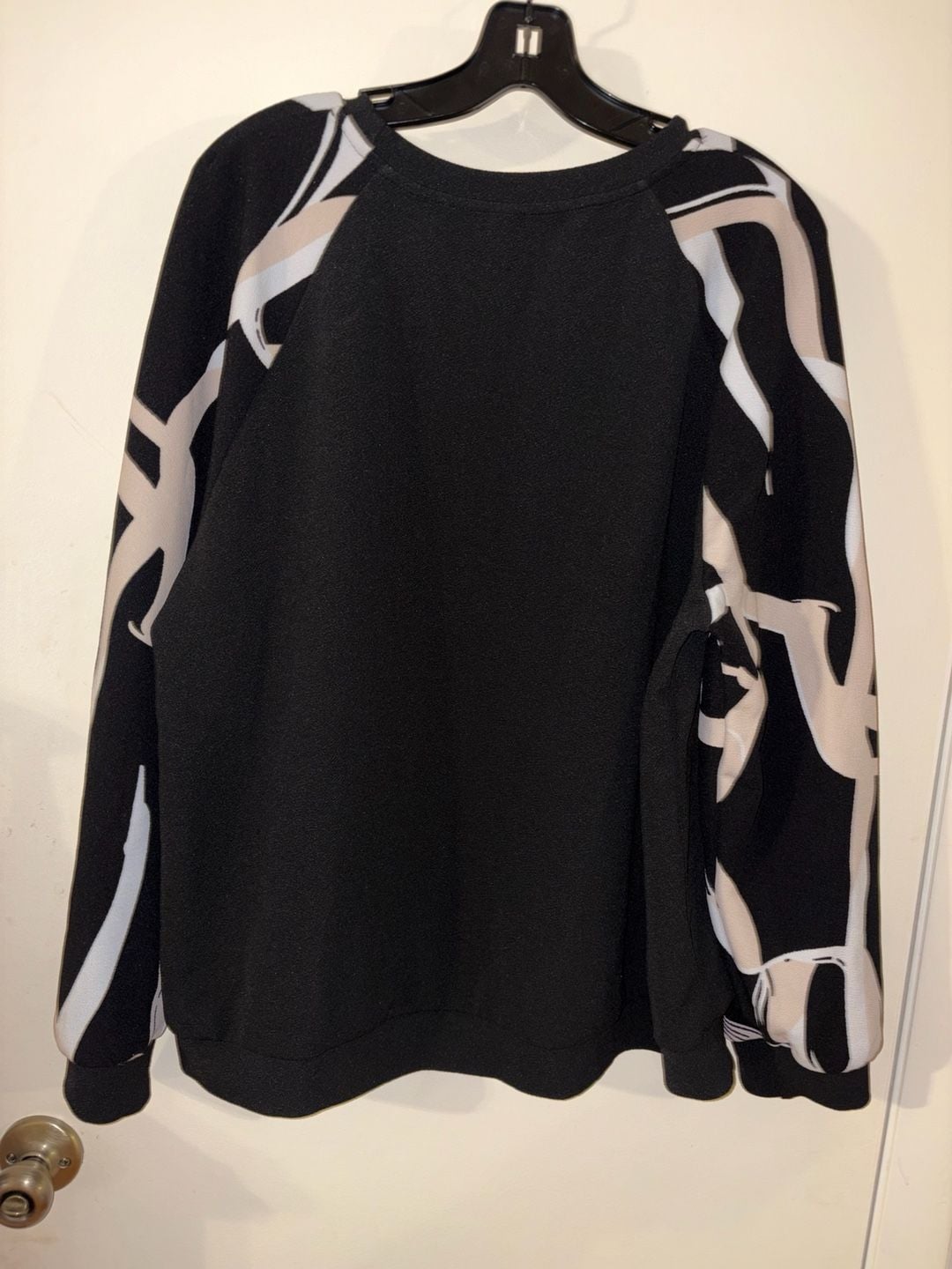 Abstract Sleeve Pullover Top Black Long Sleeve Sweatshirt 3