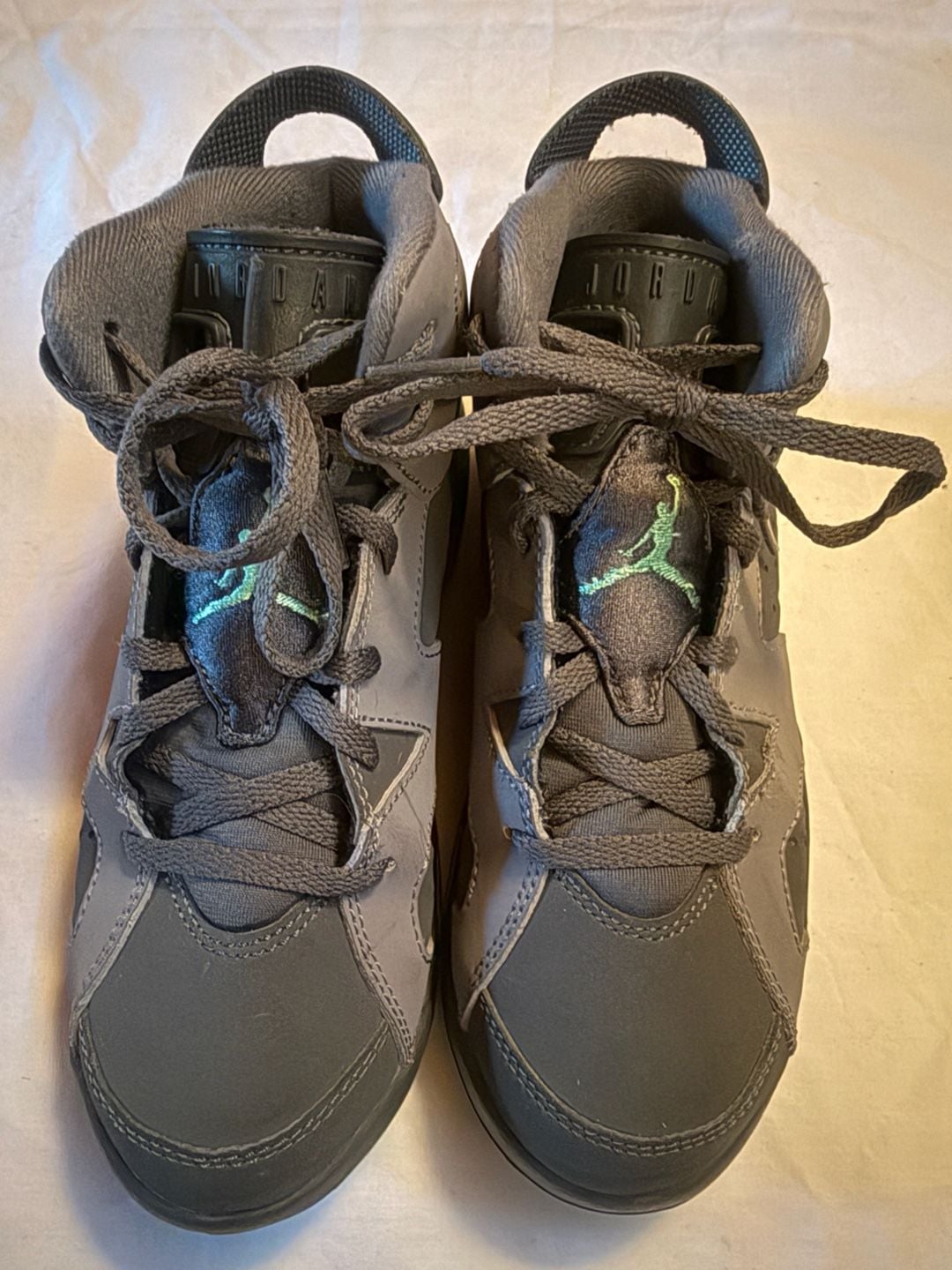 Air Jordan 6 Retro Green Glow GS Youth Size 3Y Cement Grey 543390-005
2