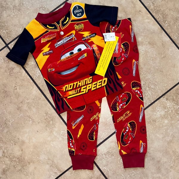 Y2K NWT  Disney Pixar Cars Lightning McQueen Pajama Size 4