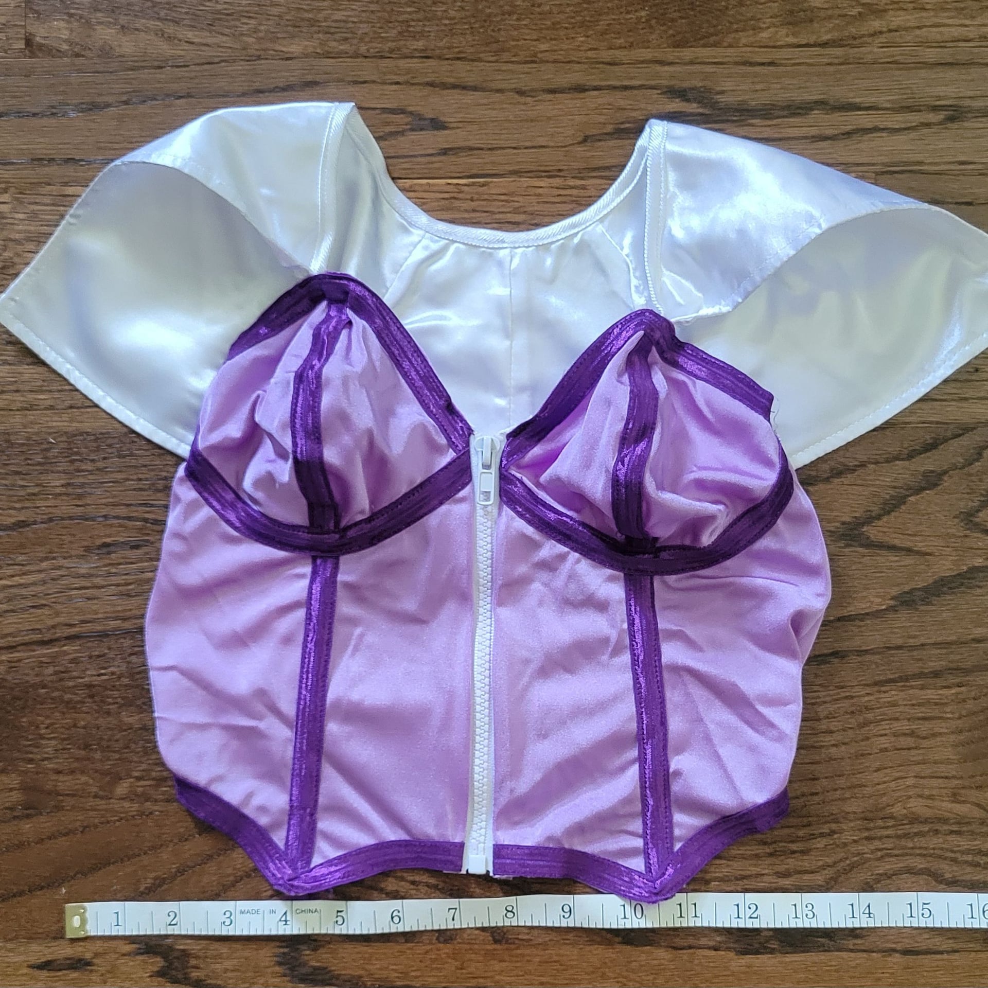 Jane Jetson XS Costume (crop top, skirt, wig) plus purple fish nets 2