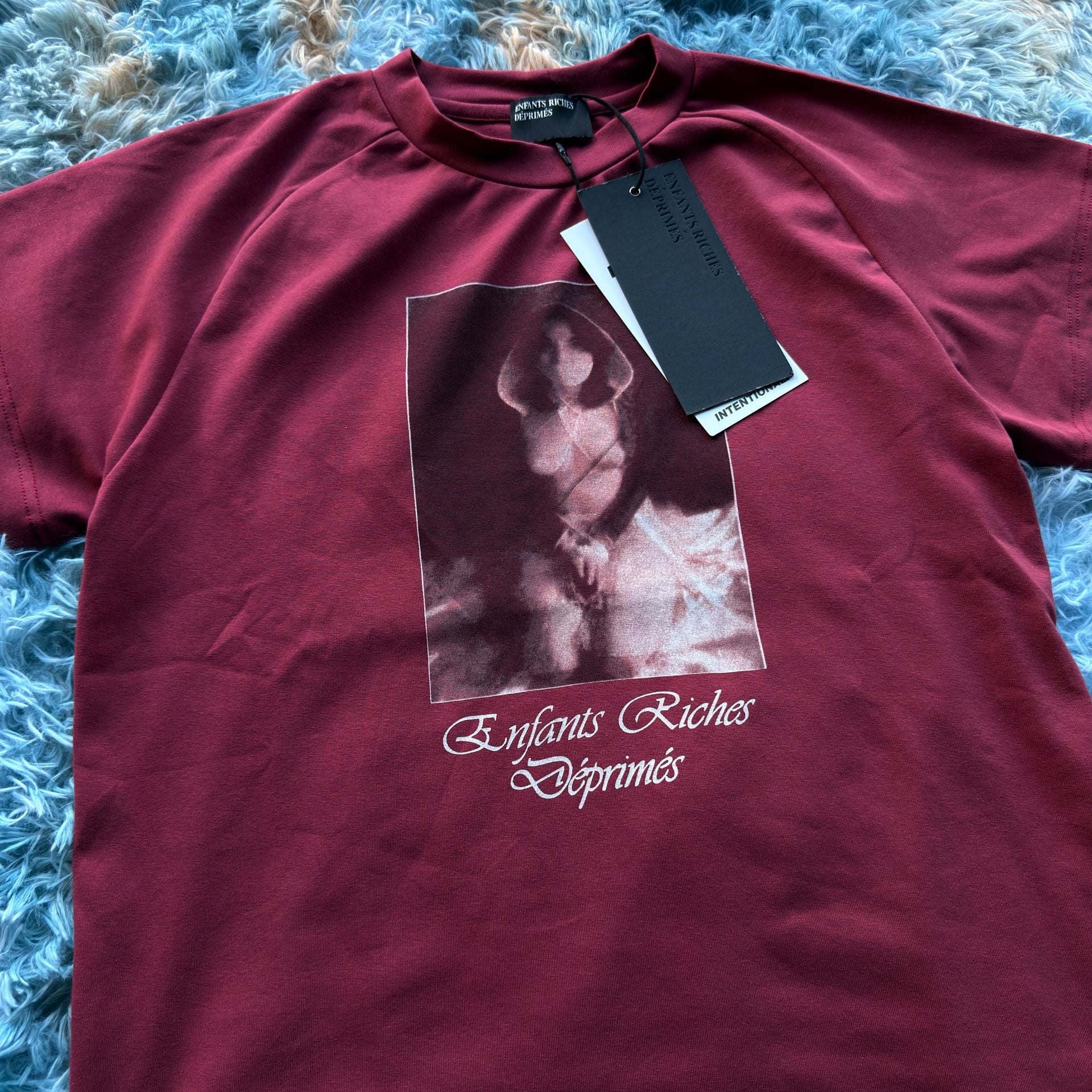 Erd Red girl Whisper Raglan T-Shirt 3