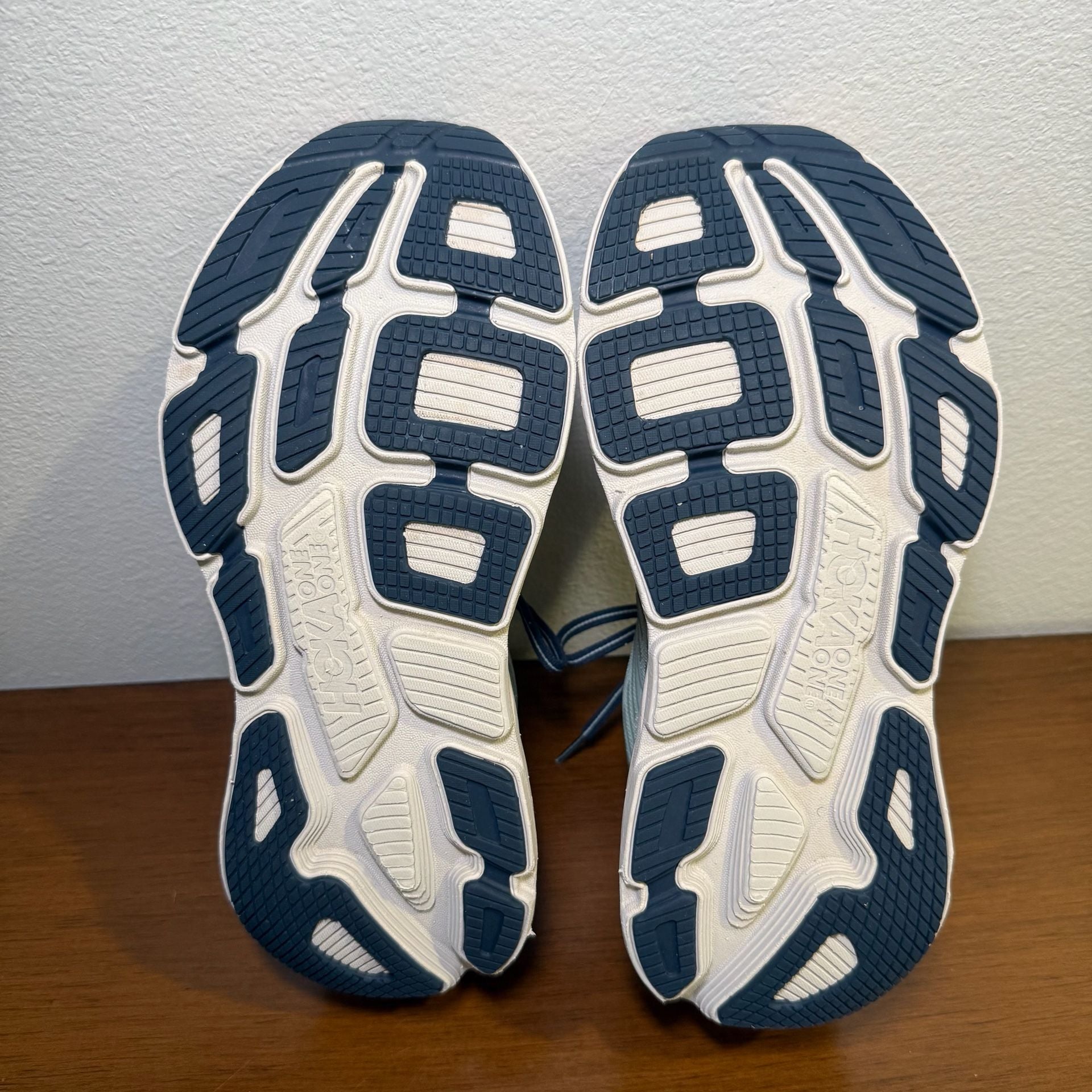 Hoka One One Women's Bondi 7 Running Shoes Blue Haze / Black Iris (Size US 9.5) 8