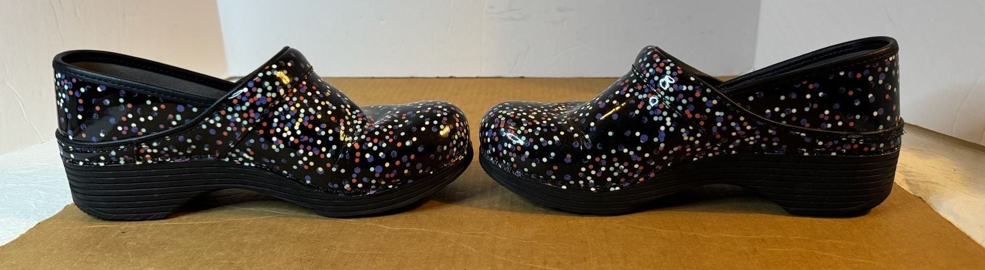 Dansko LT Pro Confetti Patent Leather Clogs Nursing Shoes Size 41 2
