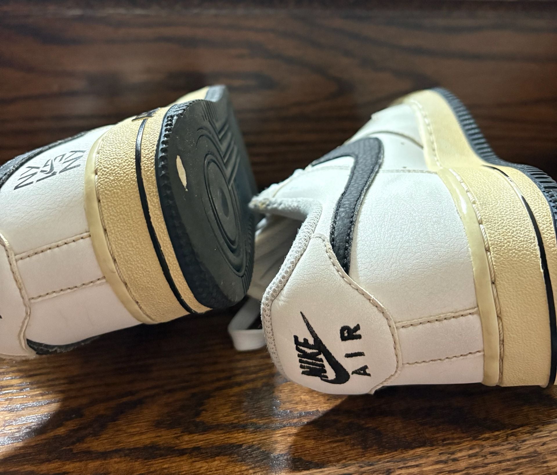 Nike Air Force 1 Low NY vs NY White Black CW7297-100 4