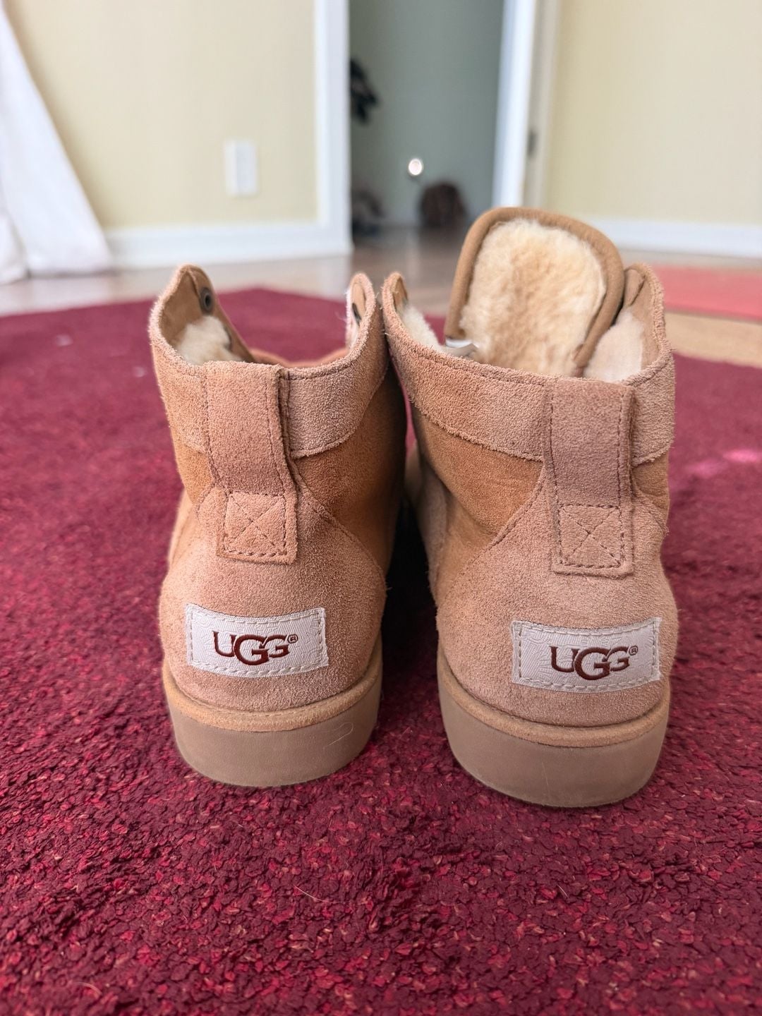 UGG Women's Bethany Lace Up Sheepskin Chukka Booties Chestnut Suede 9