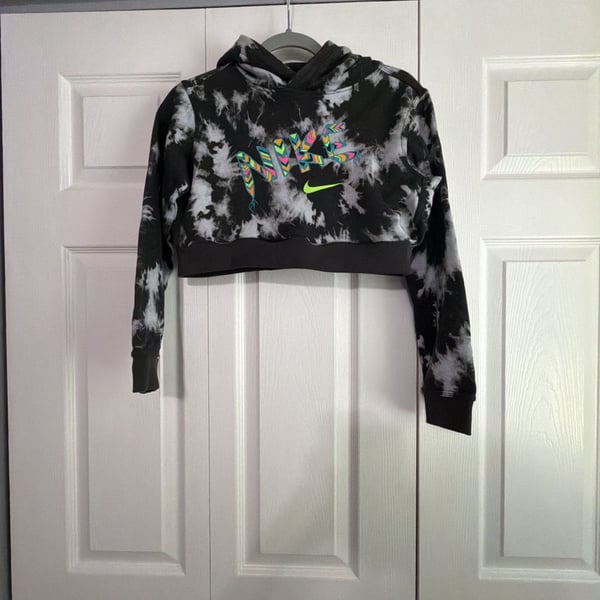Nike Black White Tie Dye Crop Pullover Hoodie with Graphic Logo