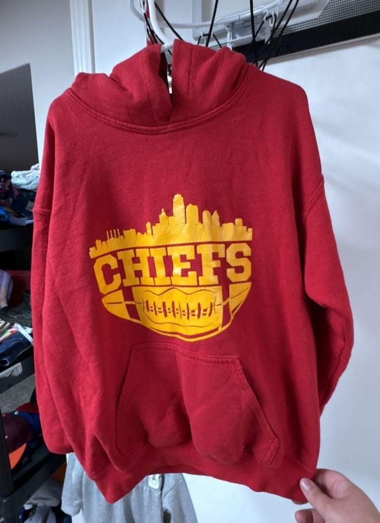 Kids Kansas City Chiefs Skyline NFL Hoodie
No tag, Boys S/M. 2
