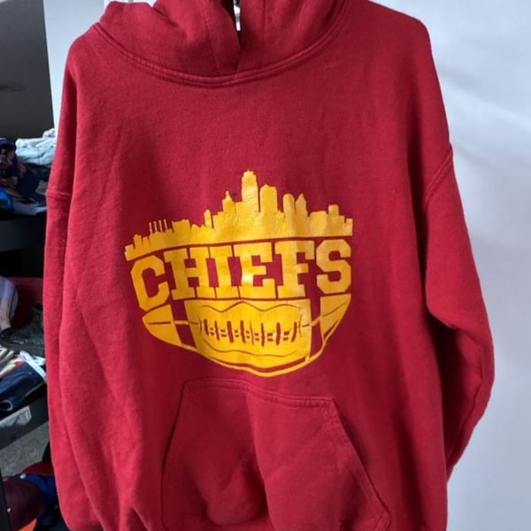 Kids Kansas City Chiefs Skyline NFL Hoodie
No tag, Boys S/M.