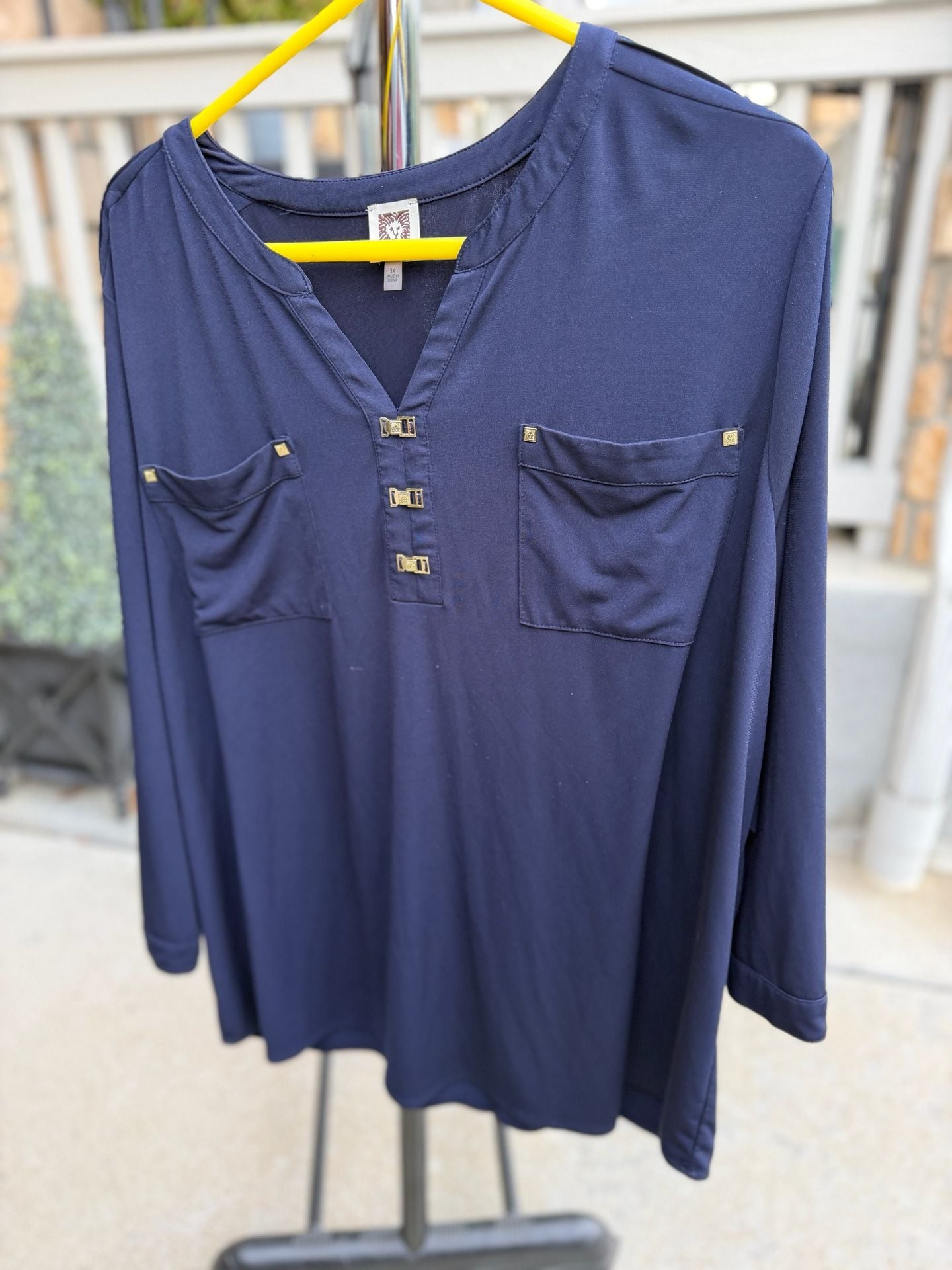 Jones New York Navy Blue V-Neck Tunic Blouse with Gold Hardware Accent Size 3X 2