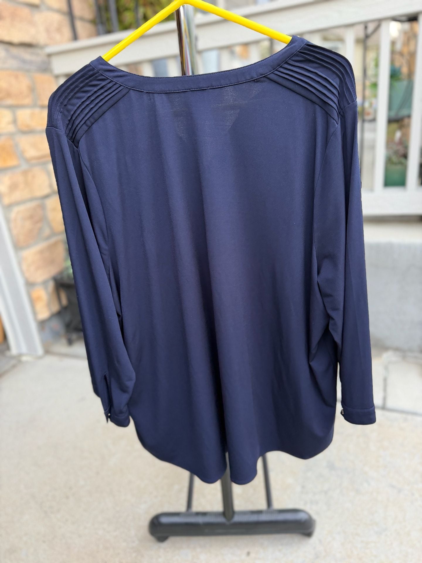 Jones New York Navy Blue V-Neck Tunic Blouse with Gold Hardware Accent Size 3X 3