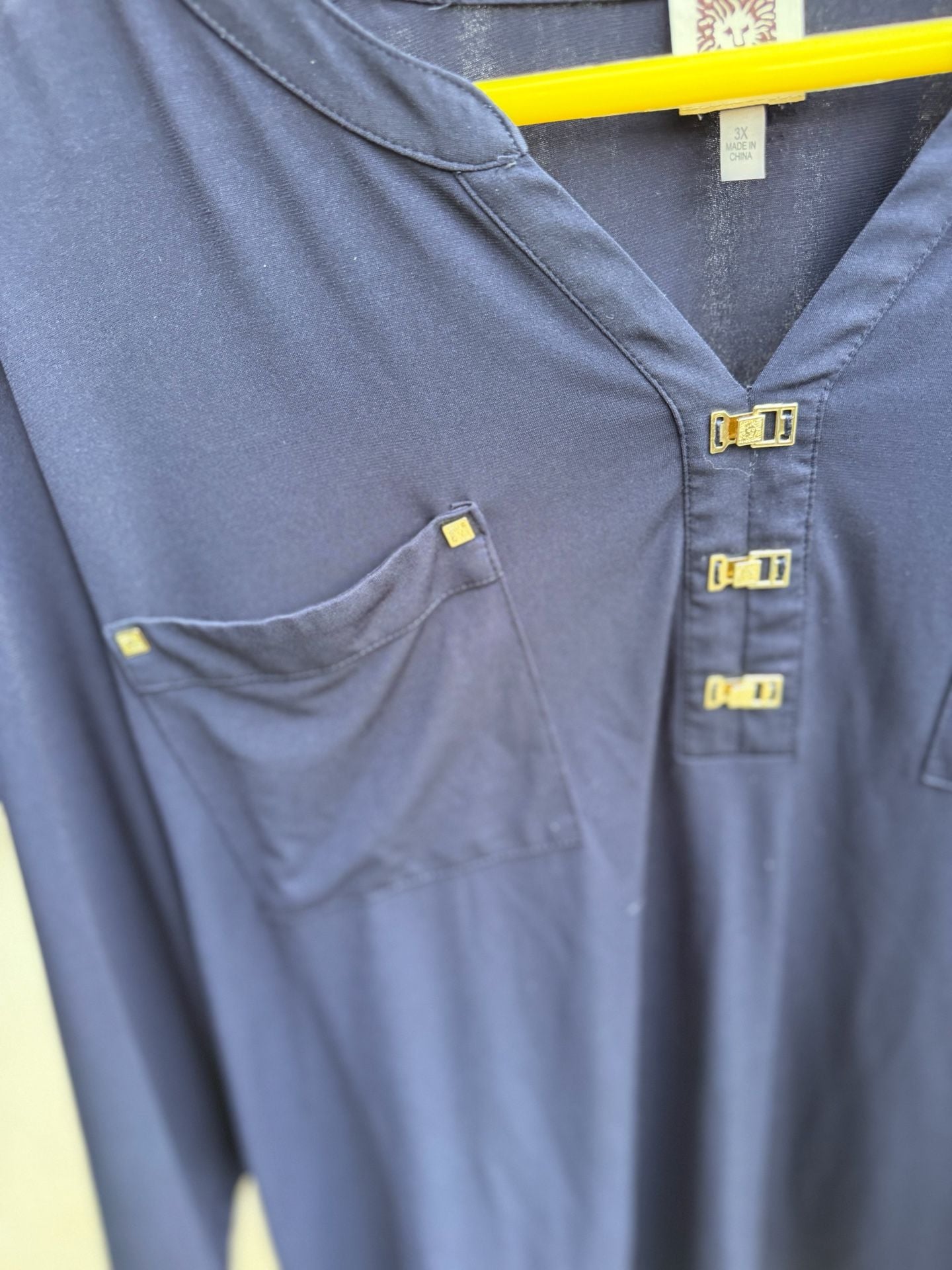 Jones New York Navy Blue V-Neck Tunic Blouse with Gold Hardware Accent Size 3X 4