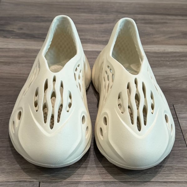 Adidas Yeezy Foam RNNR Cream White Size 4M 5W Slip-On Shoes