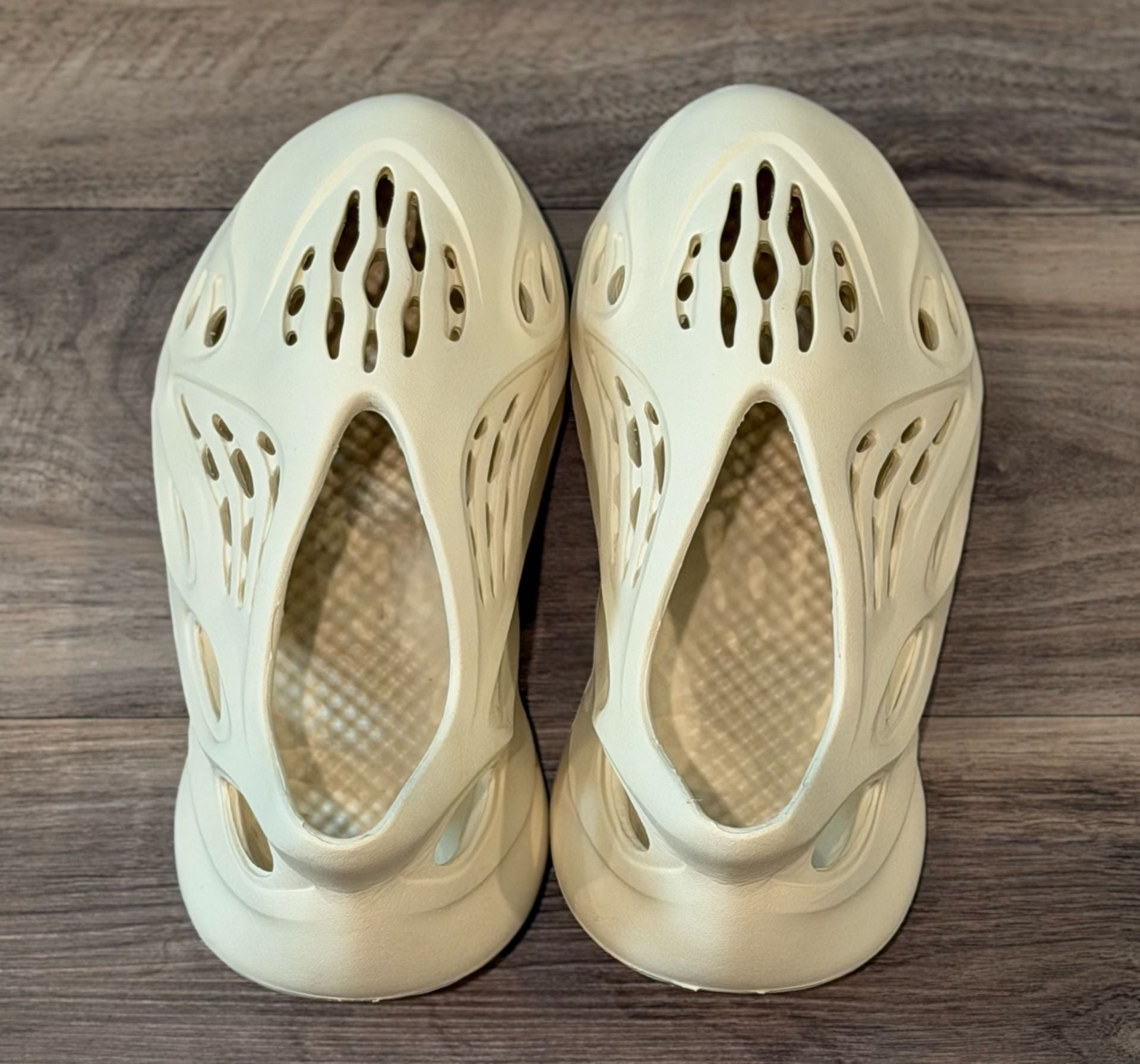 Adidas Yeezy Foam RNNR Cream White Size 4M 5W Slip-On Shoes 6